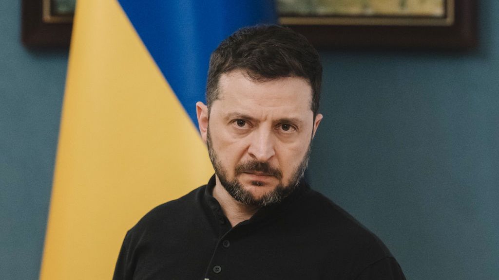 Ukraine's president Zelenskiy Says Russia Planning Encirclement in Border Region
Bloomberg
emea, ukranian, eastern european countries, industries, earns, earnings, finance, financial, business news, press, news conference, presser, corporate finance, religions