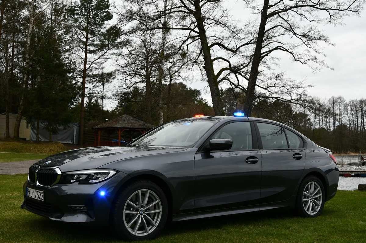 Nieoznakowane BMW z wideorejestratorem za 90 tys. zł