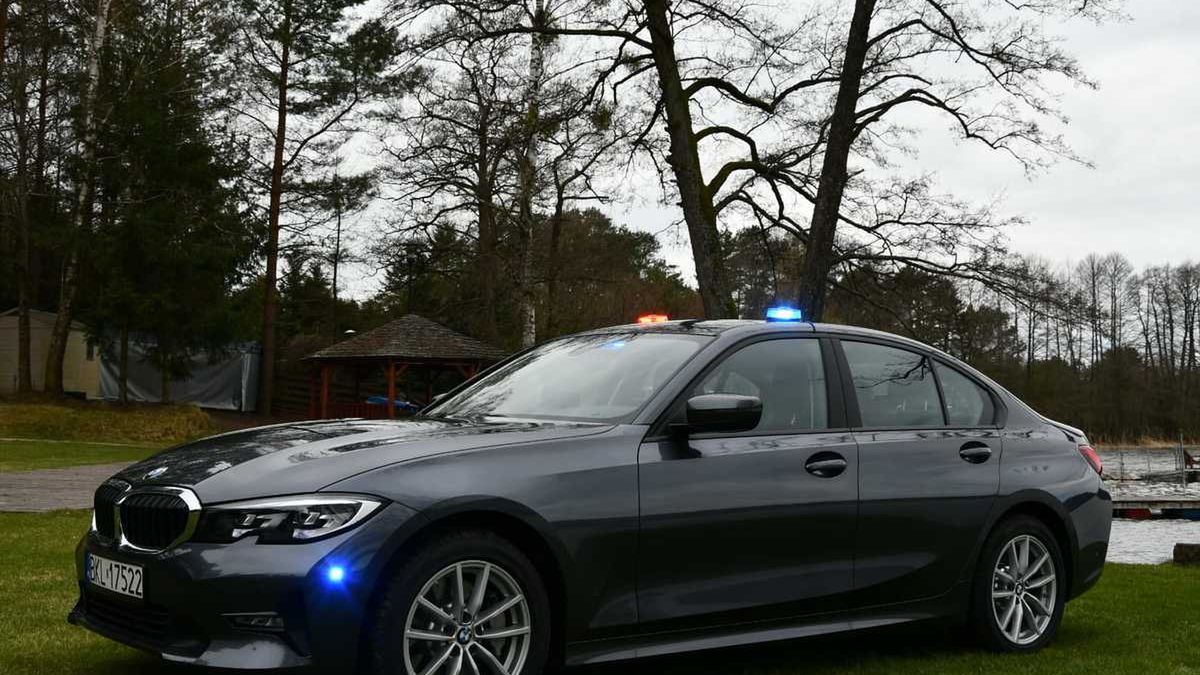 Nieoznakowane BMW z wideorejestratorem za 90 tys. zł