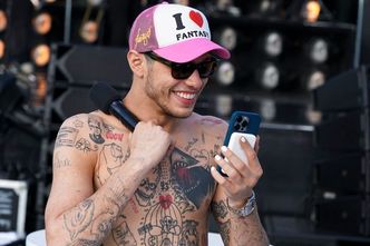 Pete Davidson usuwa ponad 200 TATUAŻY, na które wydał ponad 200 tys. dolarów. "To jak położyć rękę na grillu i spalić warstwę skóry"