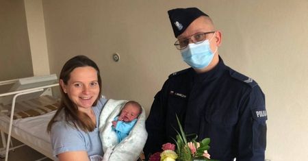 Policjant usłyszał krzyk kobiety. Jego reakcja była natychmiastowa