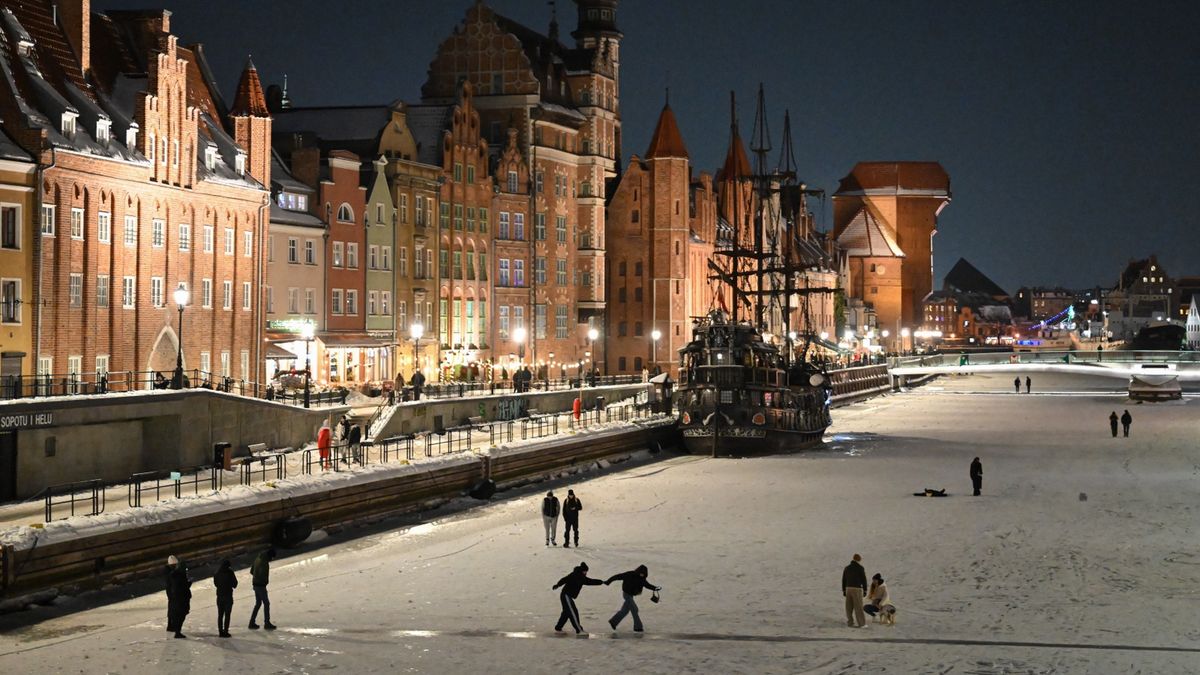 Skuta lodem Motława robi wrażenie