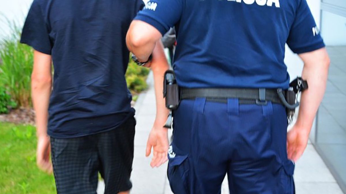 14-latek został zatrzymany i doprowadzony na komendę