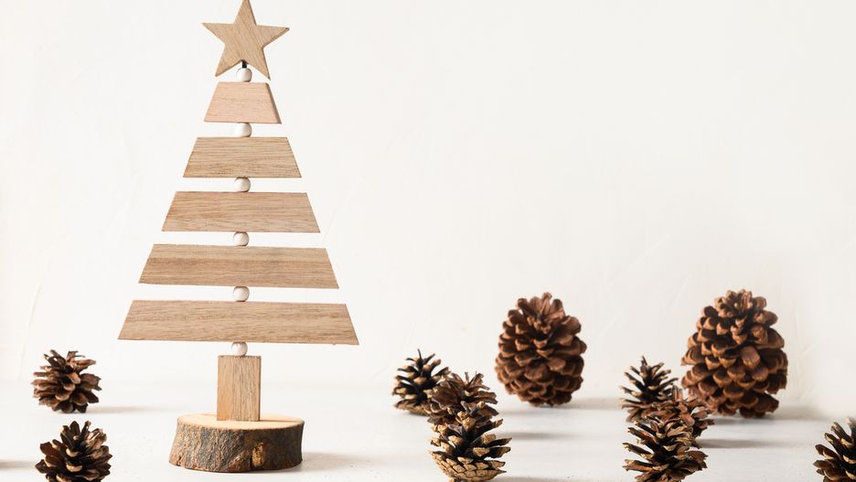 Choinka z szyszek. Jak ją zrobić krok po kroku?