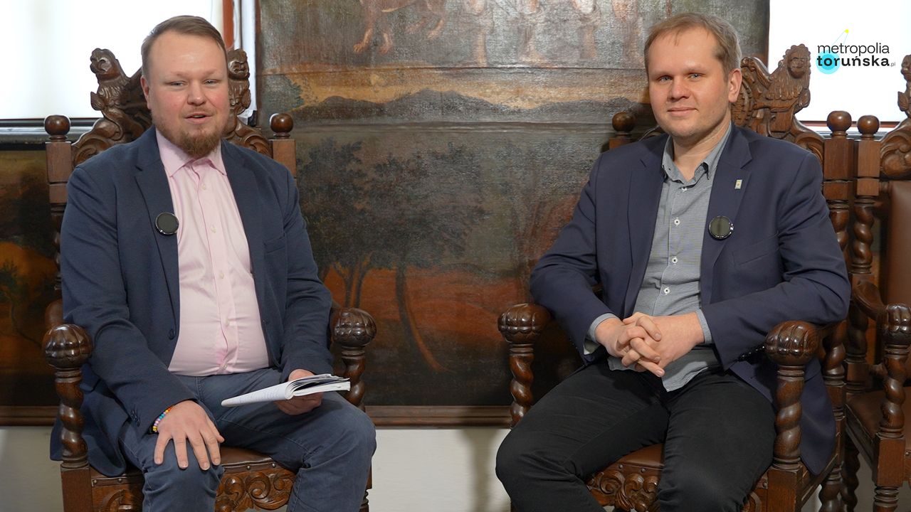 Widok na Metropolię prosto z chełmińskiego ratusza