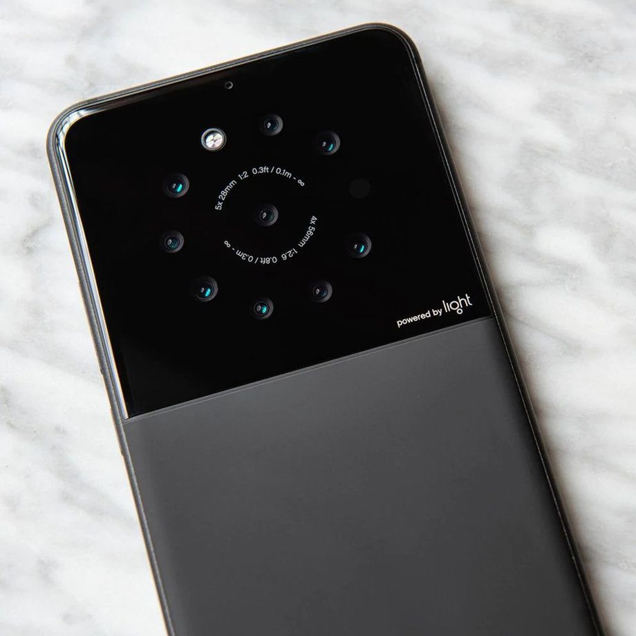 Prototyp telefonu Lighta z 9 aparatami wygląda jak Pixel