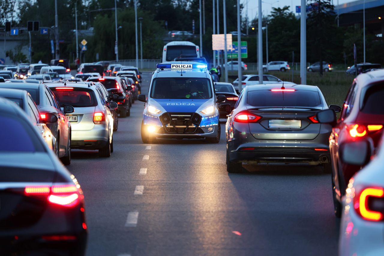 Wypadek na S2 w Warszawie. Interweniował śmigłowiec LPR