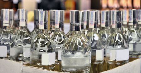 Pół litra wódki za 50 zł? Taki może być skutek kroczącej podwyżki akcyzy