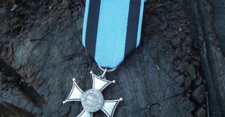 Krzyż Virtuti Militari po zamordowanym polskim bohaterze na aukcji. Zaginął w 1940