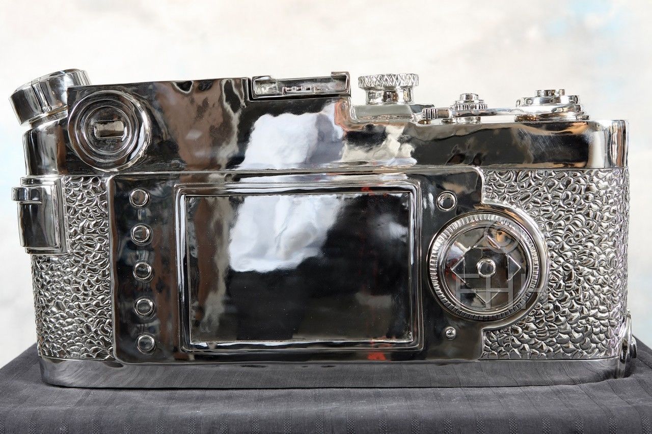 Wielka 80-kilogramowa Leica trafiła na aukcję za 350 000 złotych. Jest idealna! 3