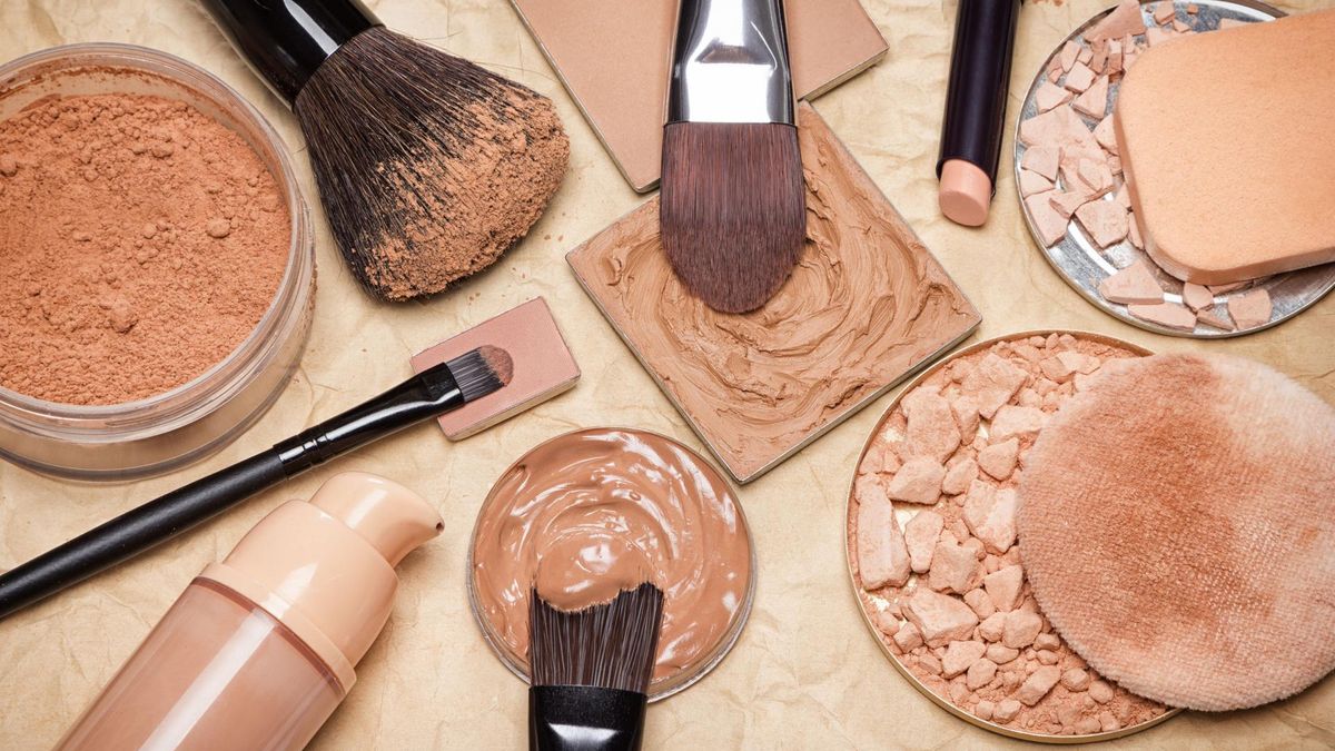 Makijaż ślubny musi współgrać z suknią i biżuterią