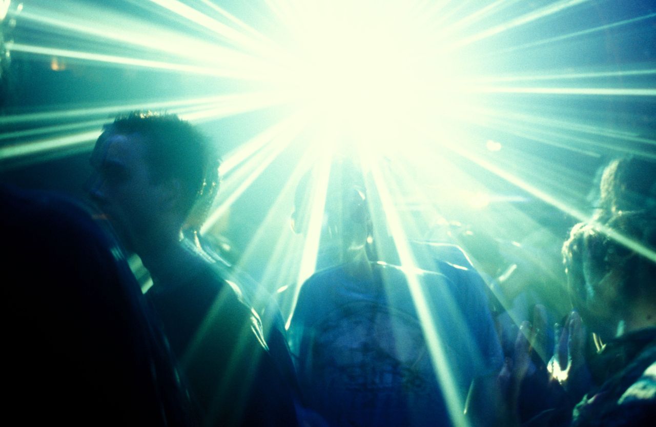 Zaszczepieni Węgrzy pójdą na dyskotekę. Przywileje dla odpornych na COVID-19