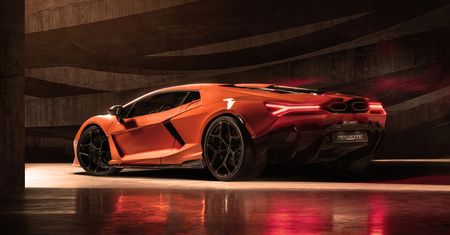 Lamborghini Revuelto wyprzedane do końca 2025 roku. Na Urusa i Huracána też trzeba czekać