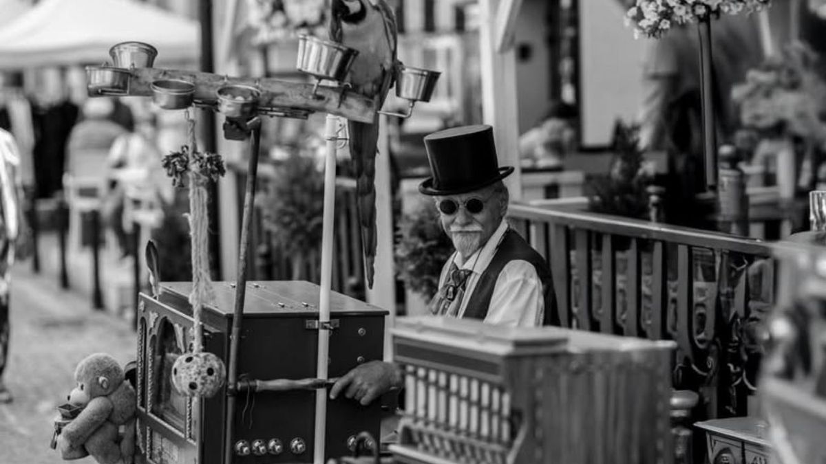 Zmarł Piotr Bot – warszawski kataryniarz i symbol Jarmarku Tumsk