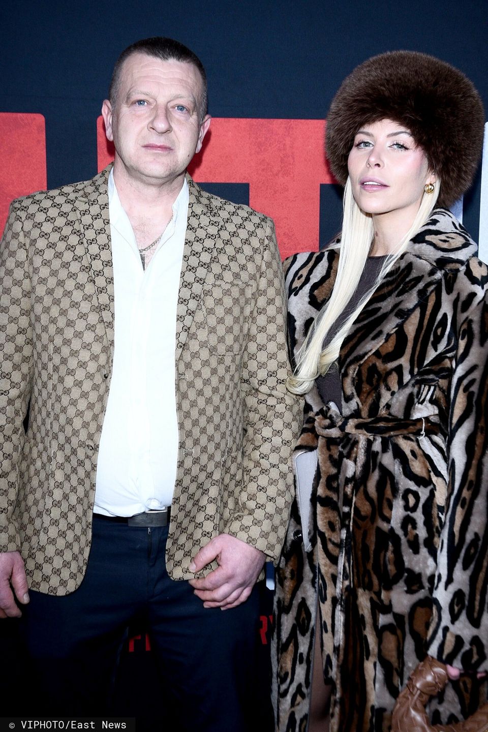 Julia von Stein z towarzyszem na premierze filmu