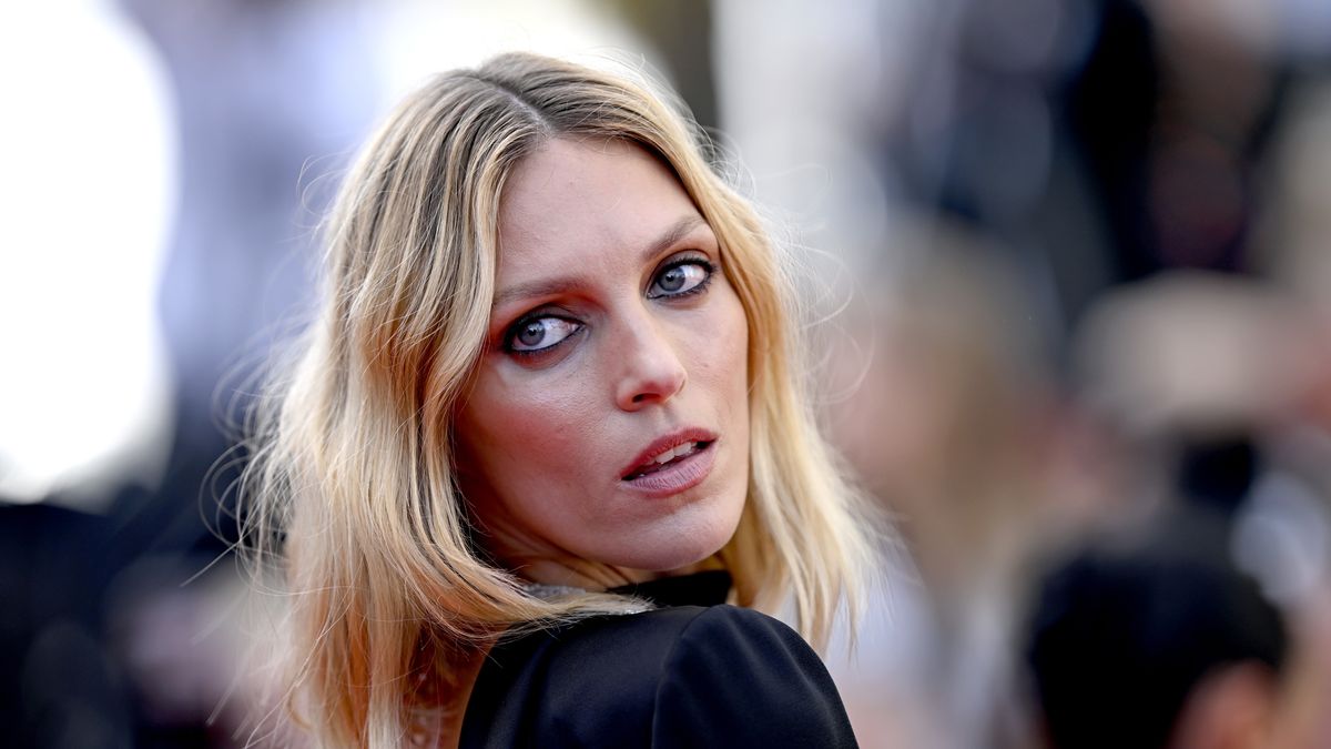 CANNES, FRANCE - MAY 19: Anja Rubik attends the "Horizon: An American Saga" Red Carpet at the 77th annual Cannes Film Festival at Palais des Festivals on May 19, 2024 in Cannes, France. (Photo by Gareth Cattermole/Getty Images)