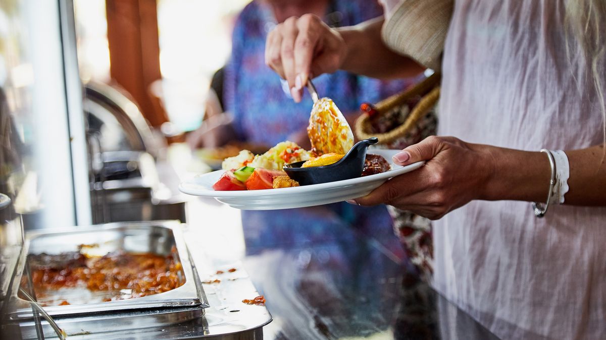W hotelach wyrzucane są duże ilości jedzenia 