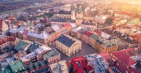 Turyści zakochali się w tym mieście. Kiedyś wpadali na dwie godzinki