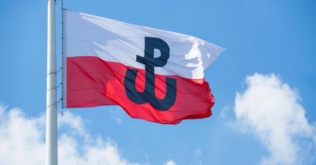 Co oznaczają symbole Powstania Warszawskiego? (WIDEO)