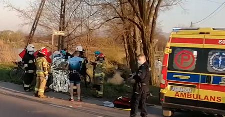 Śląsk. Wjechała w grupę rowerzystów. Kobieta twierdzi, że to nie jej wina