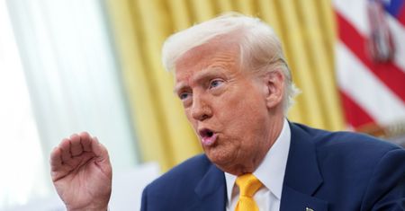 Donald Trump: dogadujemy się bardzo dobrze z Rosją, a teraz bombardują Ukrainę na potęgę