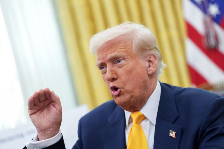 Donald Trump: dogadujemy się bardzo dobrze z Rosją, a teraz bombardują Ukrainę na potęgę