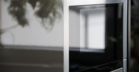 Czy korzystanie z mikrofalówki jest bezpieczne? Modele do 400 zł