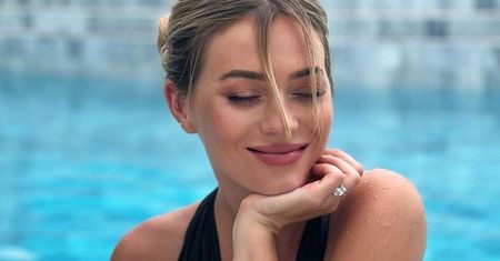 Marcelina Zawadzka pozuje w basenie. Jej figura robi wrażenie!