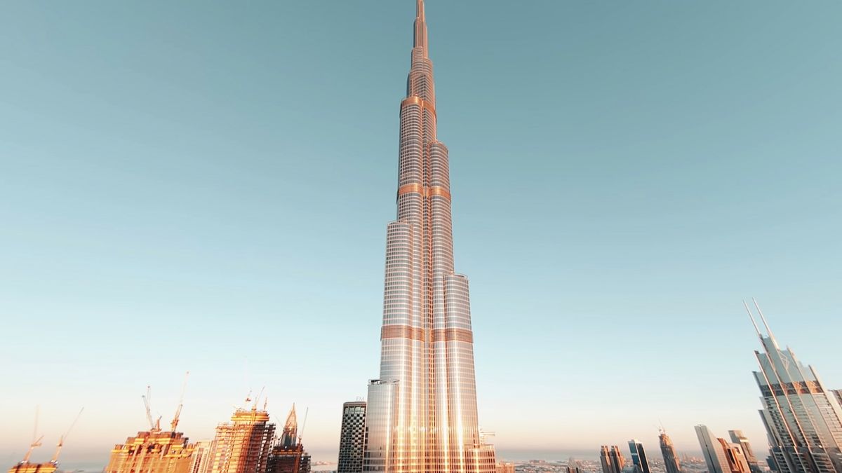 "Skok" dronem z najwyższego budynku świata 1