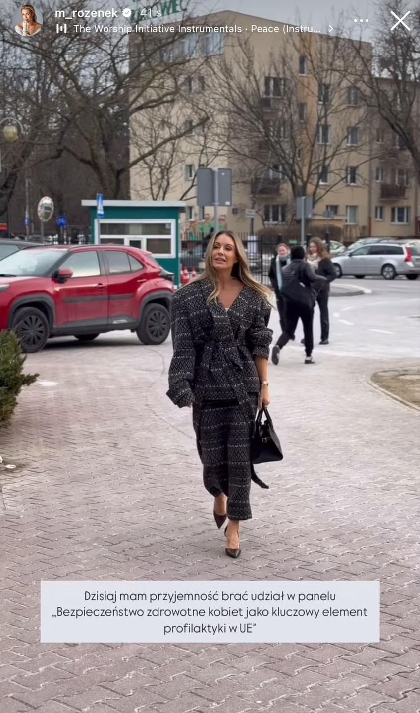 Małgorzata Rozenek wietrzy gołe kostki na mrozie