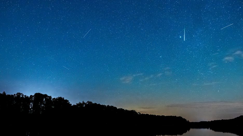 sundown, niebo, chmura, charakter, krajobraz, wieczorny, wschody, noc, dzisiejszy wieczór, iskra, poranek, sylwetka, brzask, atramentowy, lato, góra, beuty, drzew, bory, doba, meteory, perseidy, perseusz, deszcz gwiazd, nocne niebo, meteoryty, rój, nocny krajobraz