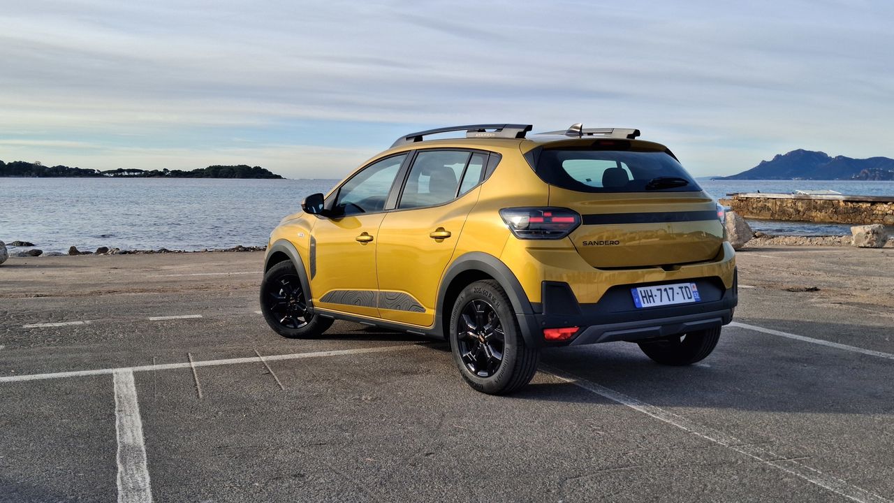 Pierwsza jazda: Dacia Sandero Stepway Eco-G 120 auto - zmiany skrojone pod Polaków