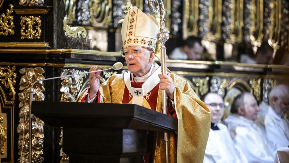 Abp Marek Jędraszewski o apostazji w krakowskim Kościele. Podał dane