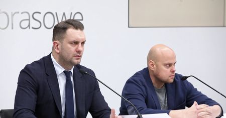 Łukasz Mejza oszukał też PiS? "Wściekły Kaczyński", ale nie na tyle, by zdecydować o dymisji