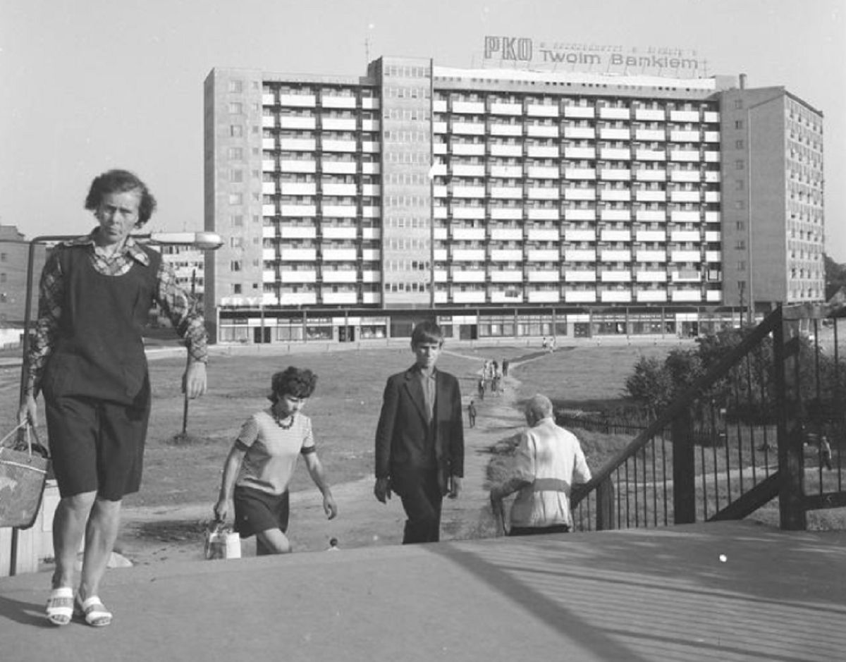 Prawda albo fałsz o PRL-u. Młodzi nie mają szans