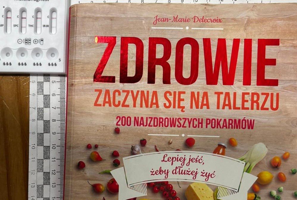 Strzelce Opolskie: 50-latka próbowała przemycić w książce narkotyki do więzienia