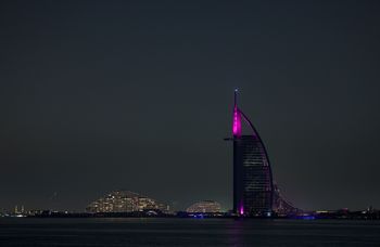 Dubaj miastem widmo. Ulice opustoszały