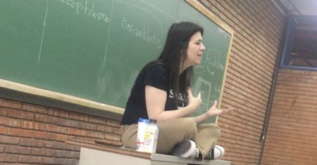 Zmarła na oczach studentów. Wykładowczyni chorowała na COVID-19