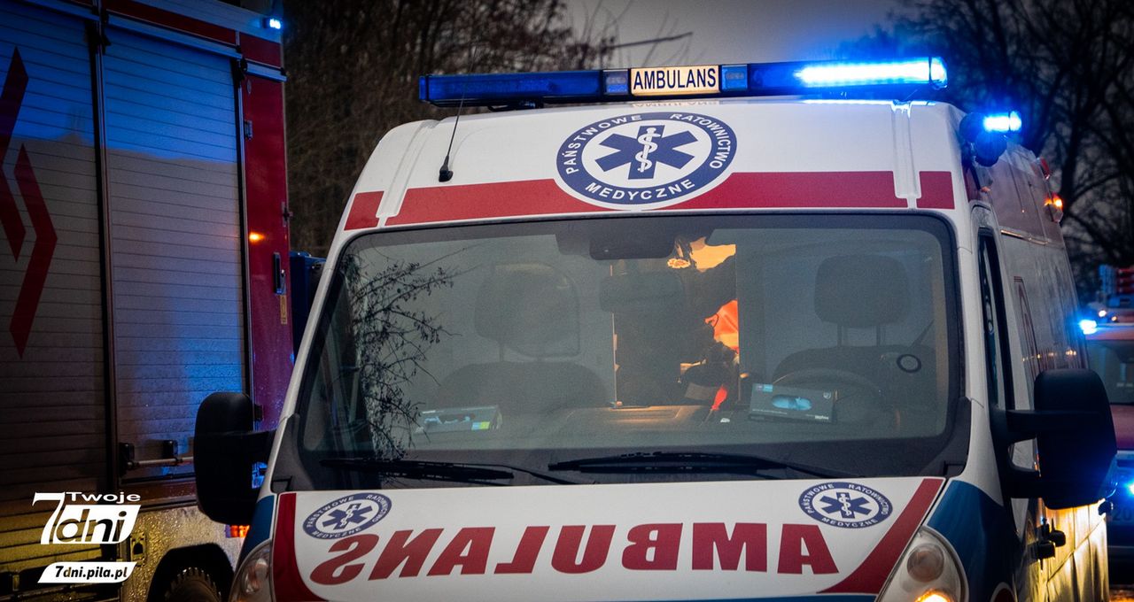 Wypadek w Dolaszewie. 66-letnia kobieta zabrana do szpitala