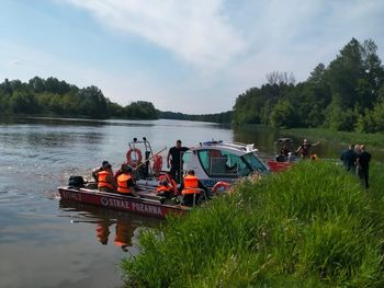Trzeci dzień poszukiwań zaginionego wędkarza na Narwi