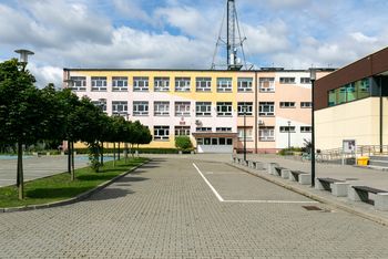 Bydgoszcz: Jubileusz 70-lecia V LO w Bydgoszczy w cieniu żałoby
