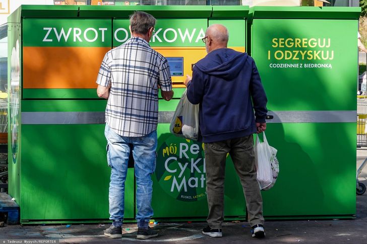 Szykują sporą podwyżkę za śmieci. Powód? System kaucyjny działa za dobrze