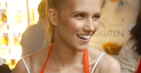 Aga Kaczorowska z gołym ciążowym brzuchem. Porównuje się do Demi Moore i Natalie Portman