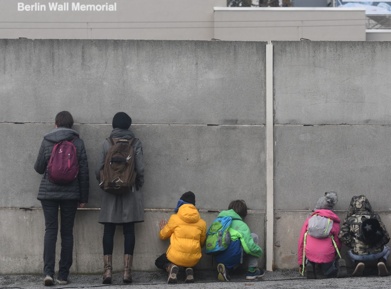 Niemiecki wzrost gospodarczy spowolnił przez słabość przemysłu. Za Odrą podsumowali 50 lat gospodarki