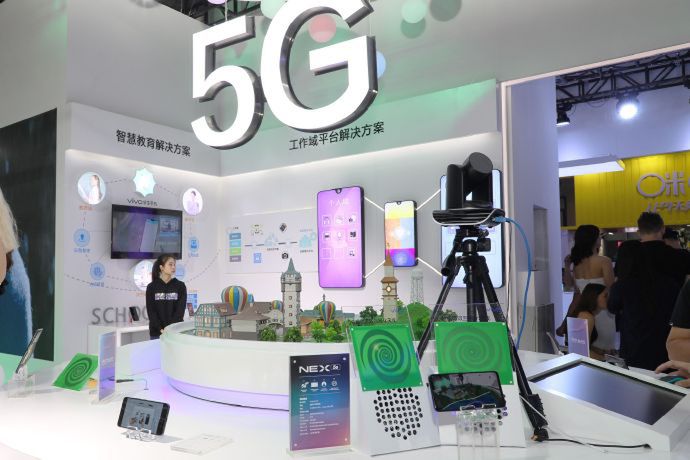 #wSkrócie: smartfony OnePlusa, OPPO, vivo i Xiaomi z 5G, koniec Allo i wizualizacja Xperii XZ4 Compact 4