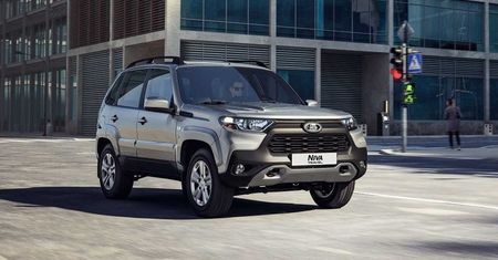 Łada Niva debiutuje w odświeżonym wydaniu Travel. Ma coś z Toyoty RAV4
