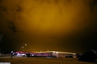 W nocy jasno jak w dzień. I nic się z tym zrobić nie da. Gigantyczna łuna pod Wrocławiem