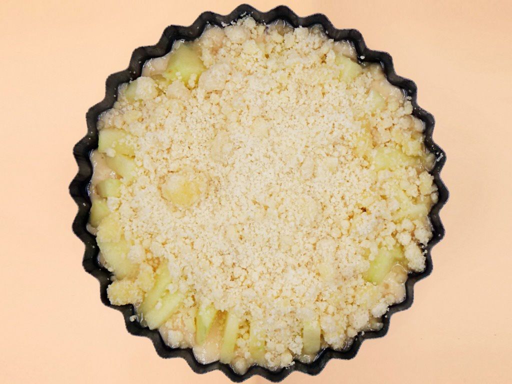 Ciasto jogurtowe z jabłkami i kruszonką przepis