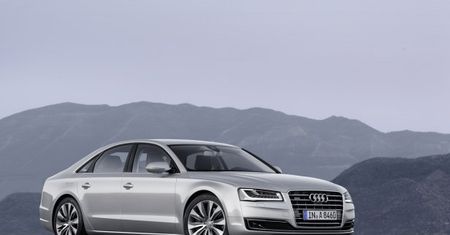 Audi A8/S8 po faceliftingu - więcej mocy, więcej gadżetów [wideo]
