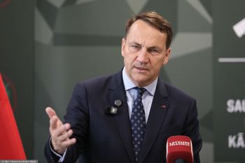 Największa niemiecka gazeta cytuje Sikorskiego. Jest głos eksperta